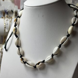 Choker z naturalnych muszli